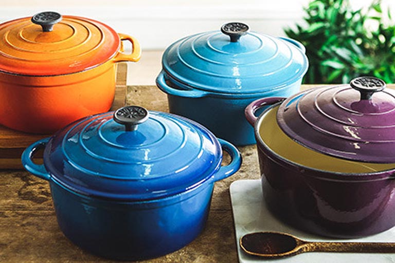 Different colors of Lodge Dutch Oven